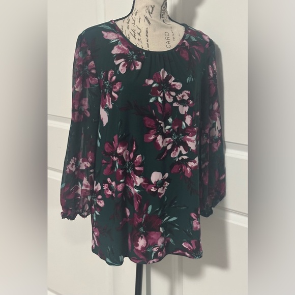 Kasper Dark Green and Pink Floral Blouse - Picture 6 of 8